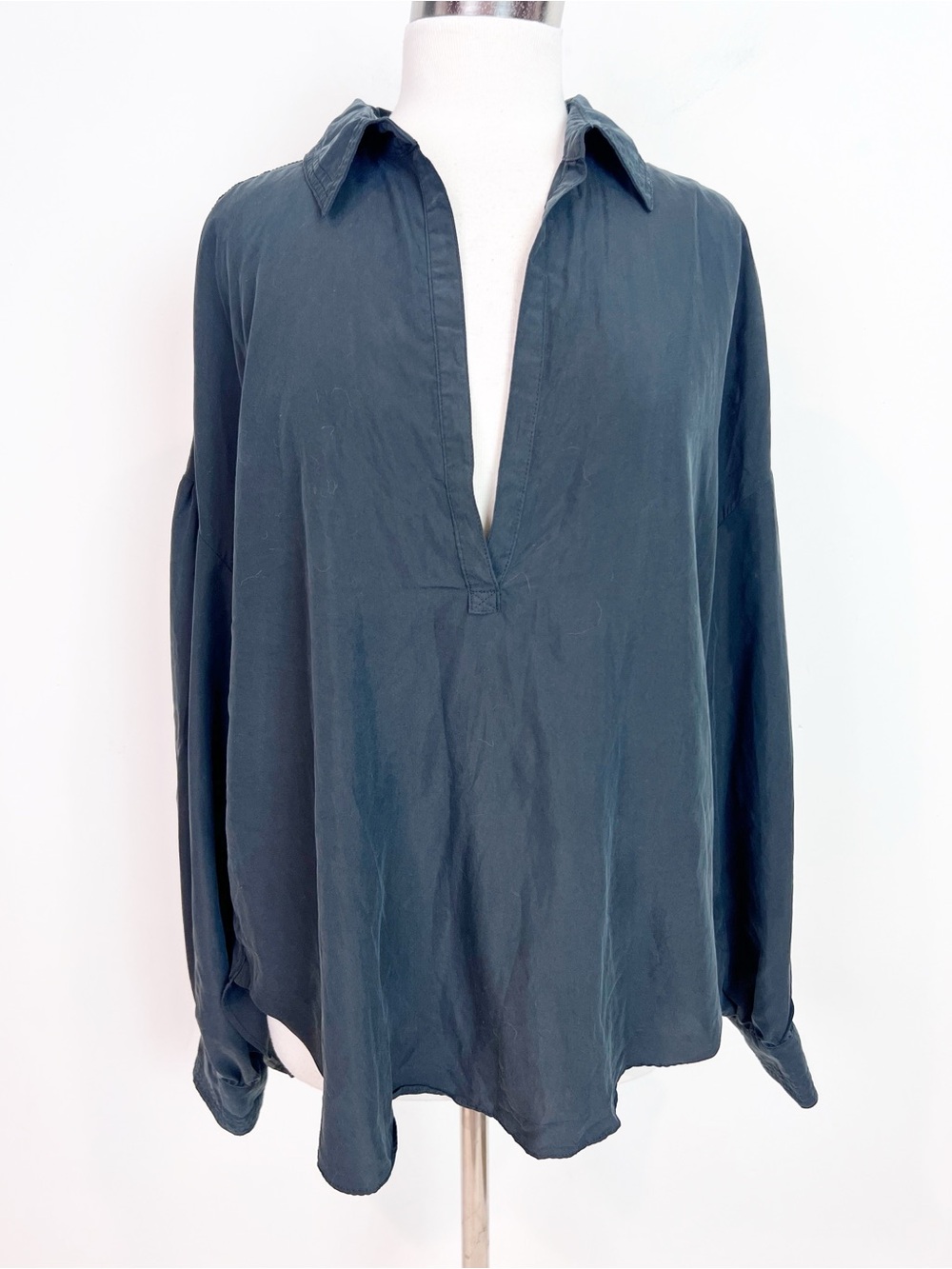 WE THE FREE LOVE UNTIL TOMORROW BLACK PULLOVER SHIRT HENLEY NECKLINE SZ LARGE